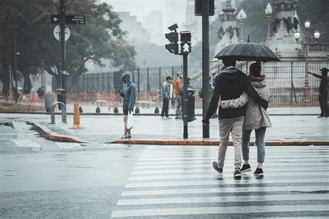 下雨圖片|超过 3100000 张关于“下雨.”和“下雨”的免费图片